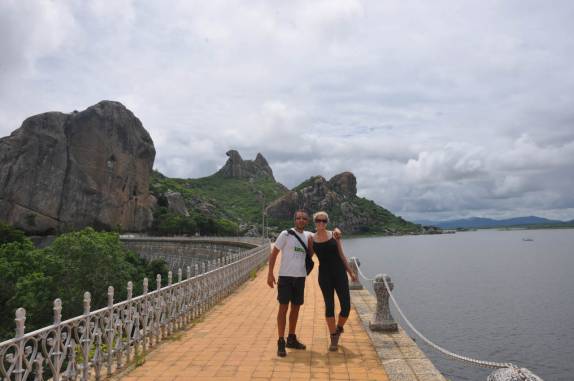 A barragem iniciada por D. Pedro para formar o Açude do Cedro, em Quixadá, no sertão do Ceará